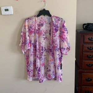sun cover up top floral NWT silky temperature control weightless